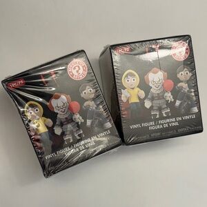 2 Funko Mini Figure Blind Box